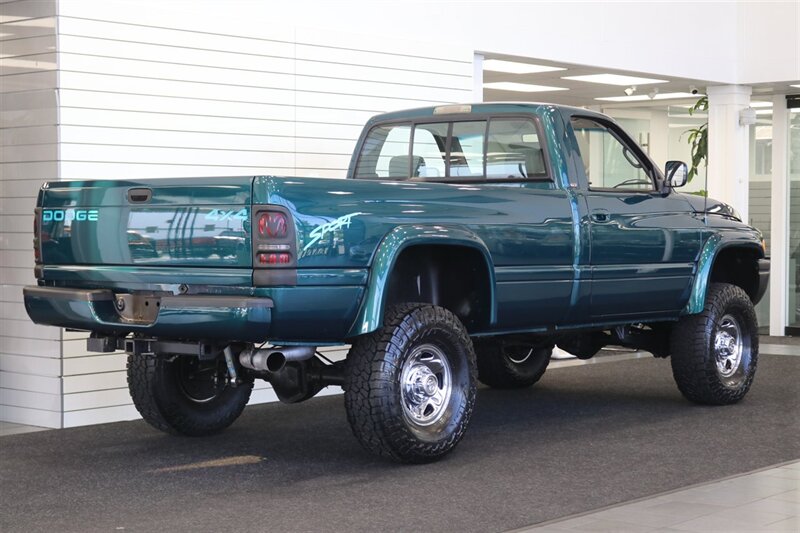 1995 Dodge Ram 2500 SLT Laramie 100% RUST FREE* NEW WINDOW OUT FULL REPAINT / BUFFED / WET SANDED / POLISHED* NEW 3 " LEVEL LIFT W/ BILSTEIN 5100s* NEW 35 " FALKEN A/T 4Ws* NEW FUEL PUMP - NEW LIFT PUMP - AC SERVICE - Photo 7 - Portland, OR 97230