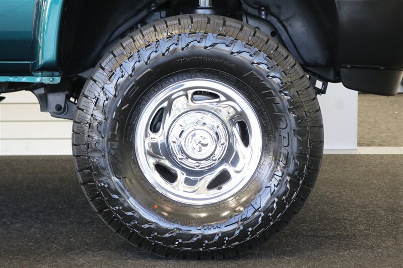 1995 Dodge Ram 2500 SLT Laramie 100% RUST FREE* NEW WINDOW OUT FULL REPAINT / BUFFED / WET SANDED / POLISHED* NEW 3 " LEVEL LIFT W/ BILSTEIN 5100s* NEW 35 " FALKEN A/T 4Ws* NEW FUEL PUMP - NEW LIFT PUMP - AC SERVICE - Photo 63 - Portland, OR 97230