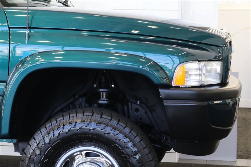 1995 Dodge Ram 2500 SLT Laramie 100% RUST FREE* NEW WINDOW OUT FULL REPAINT / BUFFED / WET SANDED / POLISHED* NEW 3 " LEVEL LIFT W/ BILSTEIN 5100s* NEW 35 " FALKEN A/T 4Ws* NEW FUEL PUMP - NEW LIFT PUMP - AC SERVICE - Photo 47 - Portland, OR 97230