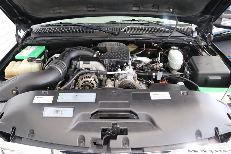 2005 GMC Sierra 2500 SLT  1-OWNER* 100% RUST FREE* NEW BILSTEIN LEVEL LIFT W/BILSTEIN 5100 SHOCKS* NEW 33 " BFG KO3 10-PLYs* BANKS COLD AIRINTAKE* SPRAY IN BED LINER* FRESH SERVICE* 2-KEYS & BOOKS - Photo 15 - Portland, OR 97230