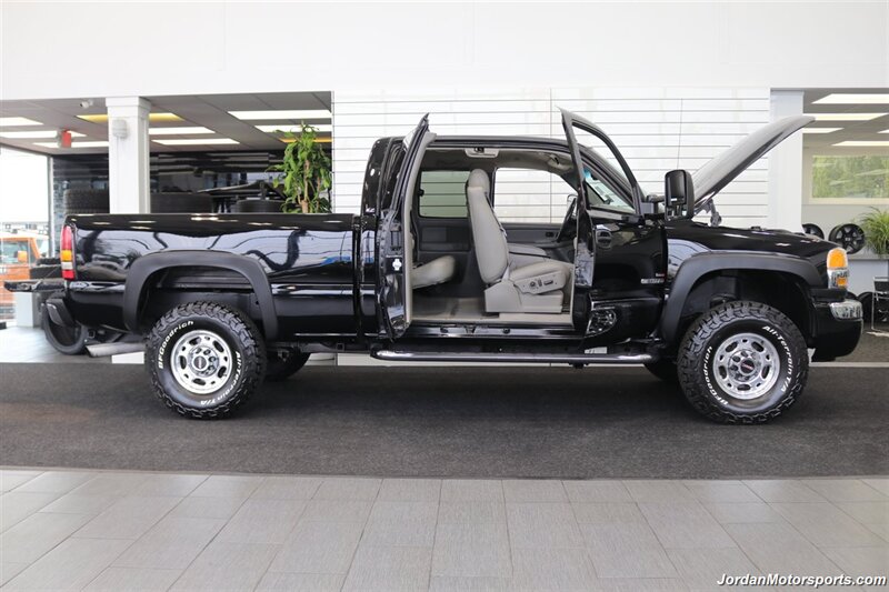 2005 GMC Sierra 2500 SLT  1-OWNER* 100% RUST FREE* NEW BILSTEIN LEVEL LIFT W/BILSTEIN 5100 SHOCKS* NEW 33 " BFG KO3 10-PLYs* BANKS COLD AIRINTAKE* SPRAY IN BED LINER* FRESH SERVICE* 2-KEYS & BOOKS - Photo 11 - Portland, OR 97230