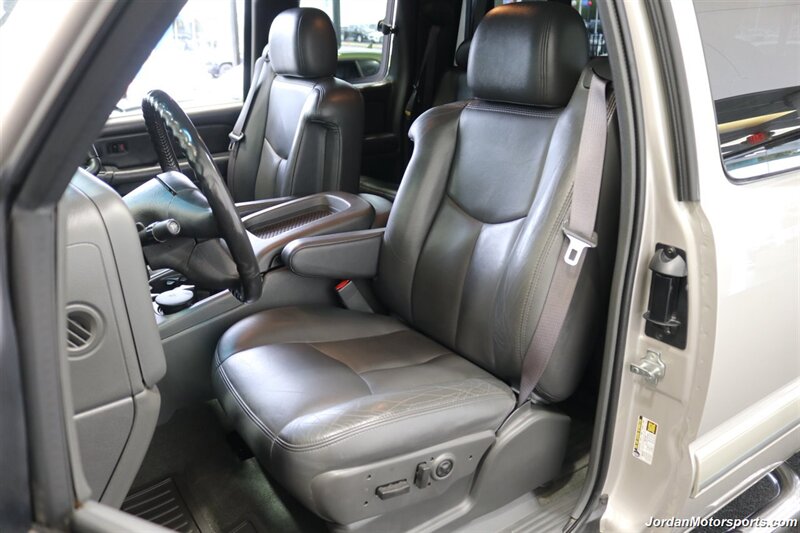 2005 Chevrolet Silverado 2500 LT 4dr Extended Cab LT  1-OWNER* 100% RUST & CORROSION FREE* 100% STOCK* NEVER HAD 5TH WHEEL OR GOOSENECK* FRESH SERVICE* LEATHER* ALL BOOKS & KEYS & SERVICE RECORDS SINCE NEW - Photo 16 - Portland, OR 97230