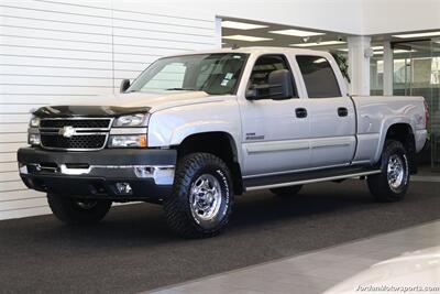 2006 Chevrolet Silverado 2500 LT3  1-OWNER* LBZ* 54K MILES* 0-RUST* NEW 2 "BILSTEIN LEVEL KIT W/NEW BILSTEIN 5100 SHOCKS ALL AROUND* NEW 33 "BFG KO3 10-PLYS* 0-ACCIDENTS* EDGE JUICE TUNER* AFE INTAKE* TRAILER BRAKES* 5TH WHEEL RAILS - Photo 2 - Portland, OR 97230