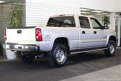 2006 Chevrolet Silverado 2500 LT3  1-OWNER* LBZ* 54K MILES* 0-RUST* NEW 2 "BILSTEIN LEVEL KIT W/NEW BILSTEIN 5100 SHOCKS ALL AROUND* NEW 33 "BFG KO3 10-PLYS* 0-ACCIDENTS* EDGE JUICE TUNER* AFE INTAKE* TRAILER BRAKES* 5TH WHEEL RAILS - Photo 7 - Portland, OR 97230