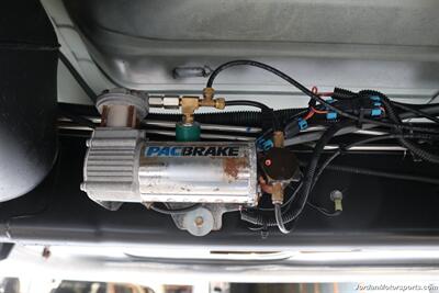 2003 Dodge Ram 3500 Laramie  1-OWNER* 100% RUST FREE* 5.9L LONG BED W/ 6-SPEED MANUAL TRANS* 82K ACTUAL MILES* PACBRAKE EXHAUST BRAKE* BANKS POWER PACKAGE* SPRAY IN BED LINER* REAR AIR BAGS* NEW BILSTEIN 5100 SERIES SHOCKS - Photo 31 - Portland, OR 97230