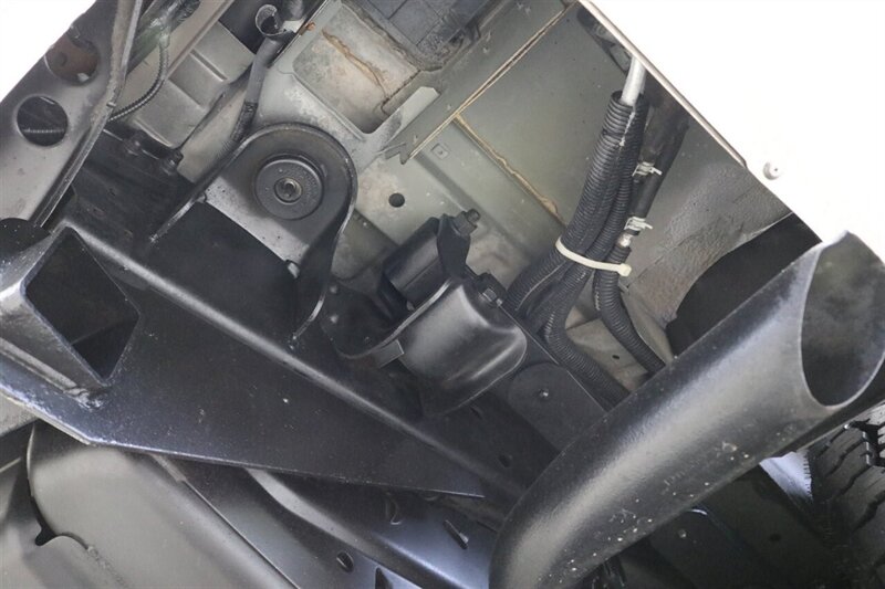 2002 Ford Excursion Limited  CALIFORNIA EXCURSION SINCE NEW* 100% RUST FREE* BILSTEIN LEVEL KIT W/BILSTEIN 5100 SHOCKS* NEW 35 " FALKEN A/T4w & 20 " METHOD WHEELS* ALL BOOKS & KEYS* FULLY SERVICED - Photo 32 - Portland, OR 97230