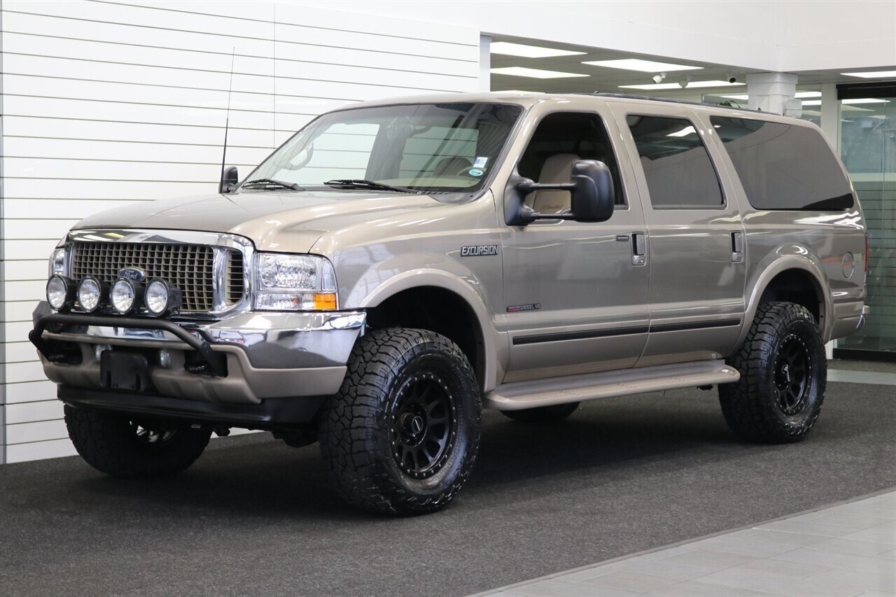 2002 Ford Excursion Limited  CALIFORNIA EXCURSION SINCE NEW* 100% RUST FREE* BILSTEIN LEVEL KIT W/BILSTEIN 5100 SHOCKS* NEW 35 " FALKEN A/T4w & 20 " METHOD WHEELS* ALL BOOKS & KEYS* FULLY SERVICED - Photo 1 - Portland, OR 97230