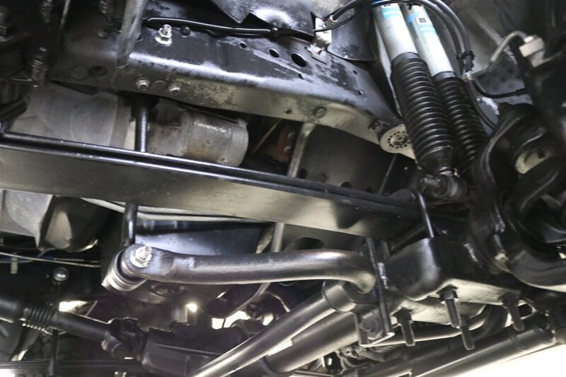 2002 Ford Excursion Limited  CALIFORNIA EXCURSION SINCE NEW* 100% RUST FREE* BILSTEIN LEVEL KIT W/BILSTEIN 5100 SHOCKS* NEW 35 " FALKEN A/T4w & 20 " METHOD WHEELS* ALL BOOKS & KEYS* FULLY SERVICED - Photo 34 - Portland, OR 97230