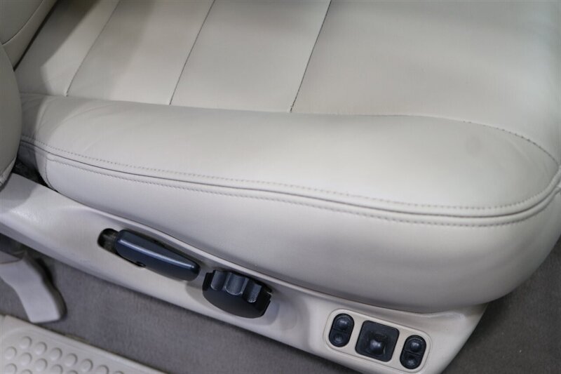 2002 Ford Excursion Limited  CALIFORNIA EXCURSION SINCE NEW* 100% RUST FREE* BILSTEIN LEVEL KIT W/BILSTEIN 5100 SHOCKS* NEW 35 " FALKEN A/T4w & 20 " METHOD WHEELS* ALL BOOKS & KEYS* FULLY SERVICED - Photo 69 - Portland, OR 97230