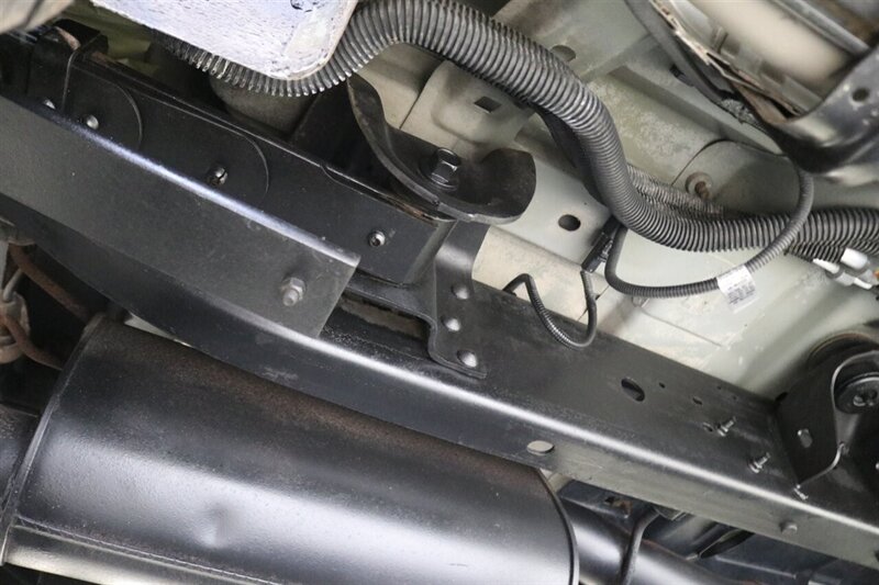 2002 Ford Excursion Limited  CALIFORNIA EXCURSION SINCE NEW* 100% RUST FREE* BILSTEIN LEVEL KIT W/BILSTEIN 5100 SHOCKS* NEW 35 " FALKEN A/T4w & 20 " METHOD WHEELS* ALL BOOKS & KEYS* FULLY SERVICED - Photo 31 - Portland, OR 97230