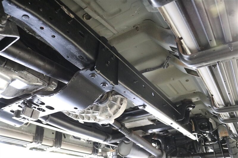 2002 Ford Excursion Limited  CALIFORNIA EXCURSION SINCE NEW* 100% RUST FREE* BILSTEIN LEVEL KIT W/BILSTEIN 5100 SHOCKS* NEW 35 " FALKEN A/T4w & 20 " METHOD WHEELS* ALL BOOKS & KEYS* FULLY SERVICED - Photo 25 - Portland, OR 97230