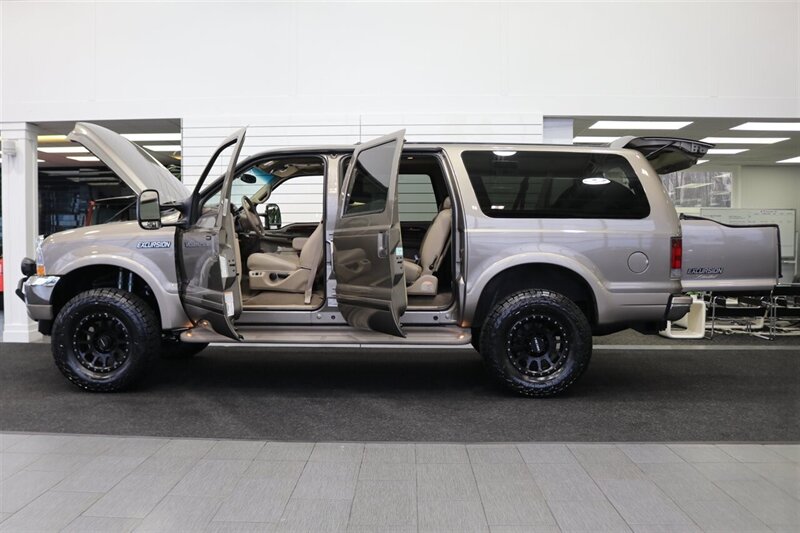 2002 Ford Excursion Limited  CALIFORNIA EXCURSION SINCE NEW* 100% RUST FREE* BILSTEIN LEVEL KIT W/BILSTEIN 5100 SHOCKS* NEW 35 " FALKEN A/T4w & 20 " METHOD WHEELS* ALL BOOKS & KEYS* FULLY SERVICED - Photo 10 - Portland, OR 97230