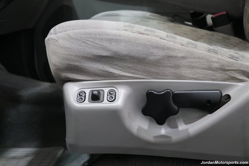 1999 Ford F-350 XLT   - Photo 74 - Portland, OR 97230