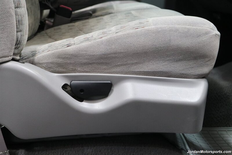 1999 Ford F-350 XLT   - Photo 75 - Portland, OR 97230