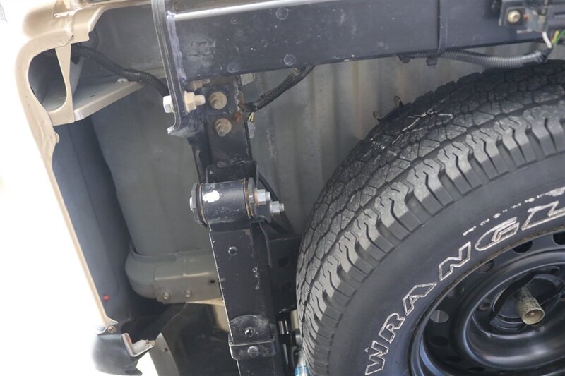 2004 Toyota Tacoma V6  1-OWNER* 100% RUST FREE* NEW 2.5 " BILSTEIN TOYTEC ADJUSTABLE LEVEL LIFT W/ NEW 17 " TRD PROs & 33 " FALKEN A/T4s* TIMING BELT DONE 18K MLS AGO* NEW FLUIDS-AXLES* ALL BOOKS & KEYS & WINDOW STICKER - Photo 37 - Portland, OR 97230