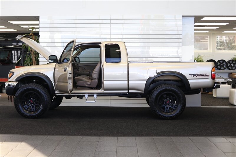 2004 Toyota Tacoma V6  1-OWNER* 100% RUST FREE* NEW 2.5 " BILSTEIN TOYTEC ADJUSTABLE LEVEL LIFT W/ NEW 17 " TRD PROs & 33 " FALKEN A/T4s* TIMING BELT DONE 18K MLS AGO* NEW FLUIDS-AXLES* ALL BOOKS & KEYS & WINDOW STICKER - Photo 10 - Portland, OR 97230