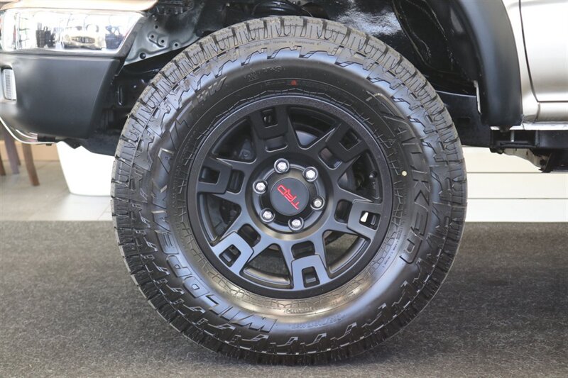 2004 Toyota Tacoma V6  1-OWNER* 100% RUST FREE* NEW 2.5 " BILSTEIN TOYTEC ADJUSTABLE LEVEL LIFT W/ NEW 17 " TRD PROs & 33 " FALKEN A/T4s* TIMING BELT DONE 18K MLS AGO* NEW FLUIDS-AXLES* ALL BOOKS & KEYS & WINDOW STICKER - Photo 20 - Portland, OR 97230