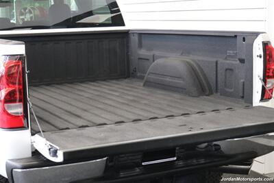 2007 Chevrolet Silverado 2500 LT1 LT1 4dr Crew Cab  2-OWNER* 0-RUST* NEVER HAD 5TH WHEEL OR GOOSENECK* LEVELED ON NEW 33 "BFG KO3 10-PLYs* 6-PASSENGER SEATING* FULL FRESH SERVICE* 52 GALLON TITAN FUEL TANK* ALL STOCK W/NO UPGRADES - Photo 42 - Portland, OR 97230