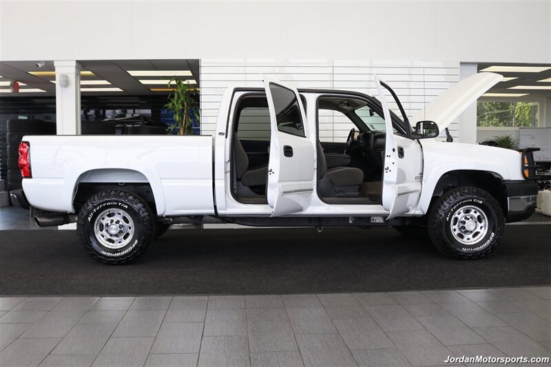 2007 Chevrolet Silverado 2500 LT1 LT1 4dr Crew Cab  2-OWNER* 0-RUST* NEVER HAD 5TH WHEEL OR GOOSENECK* LEVELED ON NEW 33 "BFG KO3 10-PLYs* 6-PASSENGER SEATING* FULL FRESH SERVICE* 52 GALLON TITAN FUEL TANK* ALL STOCK W/NO UPGRADES - Photo 11 - Portland, OR 97230