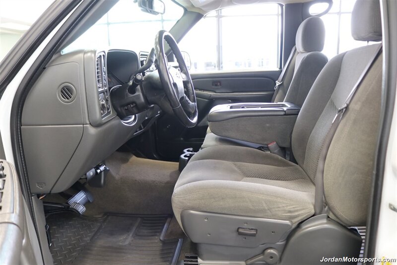 2007 Chevrolet Silverado 2500 LT1 LT1 4dr Crew Cab  2-OWNER* 0-RUST* NEVER HAD 5TH WHEEL OR GOOSENECK* LEVELED ON NEW 33 "BFG KO3 10-PLYs* 6-PASSENGER SEATING* FULL FRESH SERVICE* 52 GALLON TITAN FUEL TANK* ALL STOCK W/NO UPGRADES - Photo 74 - Portland, OR 97230