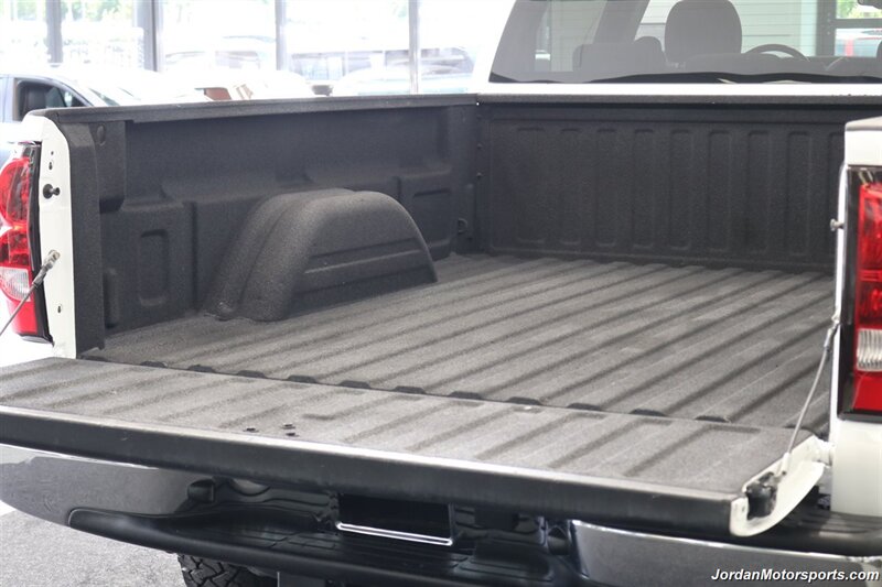 2007 Chevrolet Silverado 2500 LT1 LT1 4dr Crew Cab  2-OWNER* 0-RUST* NEVER HAD 5TH WHEEL OR GOOSENECK* LEVELED ON NEW 33 "BFG KO3 10-PLYs* 6-PASSENGER SEATING* FULL FRESH SERVICE* 52 GALLON TITAN FUEL TANK* ALL STOCK W/NO UPGRADES - Photo 43 - Portland, OR 97230