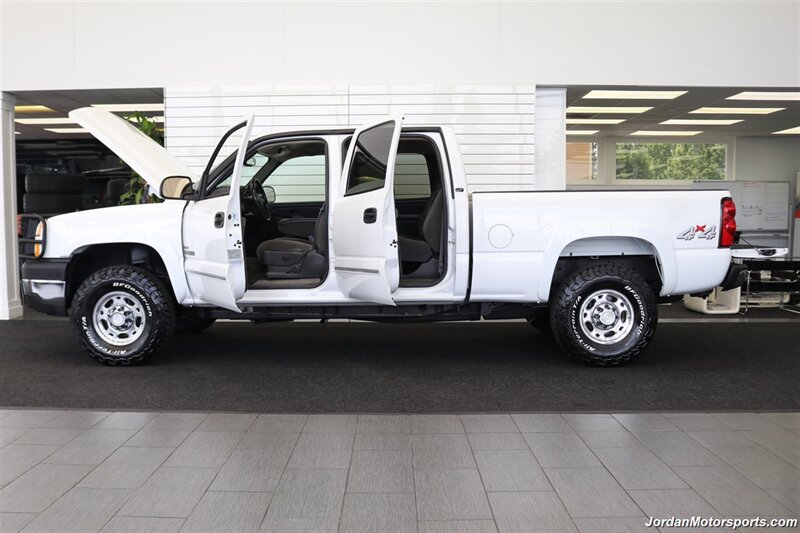 2007 Chevrolet Silverado 2500 LT1 LT1 4dr Crew Cab  2-OWNER* 0-RUST* NEVER HAD 5TH WHEEL OR GOOSENECK* LEVELED ON NEW 33 "BFG KO3 10-PLYs* 6-PASSENGER SEATING* FULL FRESH SERVICE* 52 GALLON TITAN FUEL TANK* ALL STOCK W/NO UPGRADES - Photo 10 - Portland, OR 97230