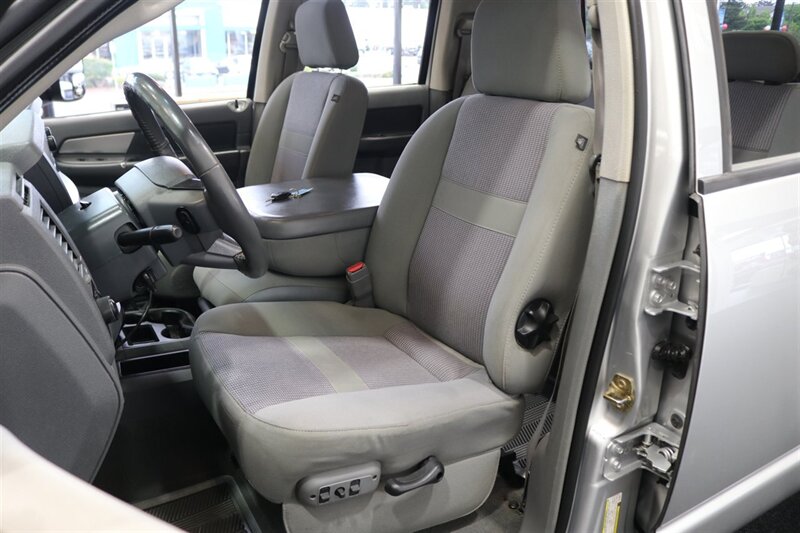2007 Dodge Ram 3500 SLT  1-OWNER* 5.9L HO* 6-SPEED MANUAL* CUMMINS EXHAUST BRAKE* 100% RUST FREE* NEW 6 FALKEN A/T 4W 10-PLYS* NEW BRAKES-ROTORS-CALIPERS-COOLANT & BRAKE FLUID FLUSH* LINEX BED LINER* ALL BOOKS & KEYS - Photo 16 - Portland, OR 97230