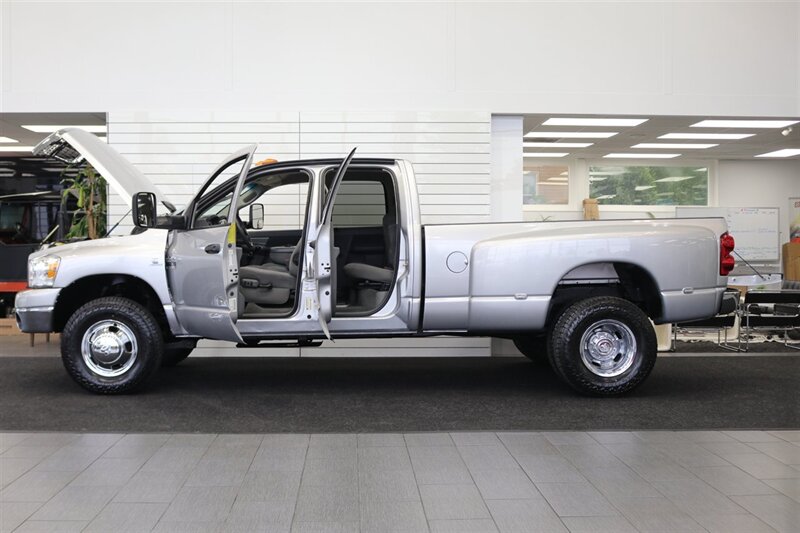 2007 Dodge Ram 3500 SLT  1-OWNER* 5.9L HO* 6-SPEED MANUAL* CUMMINS EXHAUST BRAKE* 100% RUST FREE* NEW 6 FALKEN A/T 4W 10-PLYS* NEW BRAKES-ROTORS-CALIPERS-COOLANT & BRAKE FLUID FLUSH* LINEX BED LINER* ALL BOOKS & KEYS - Photo 10 - Portland, OR 97230