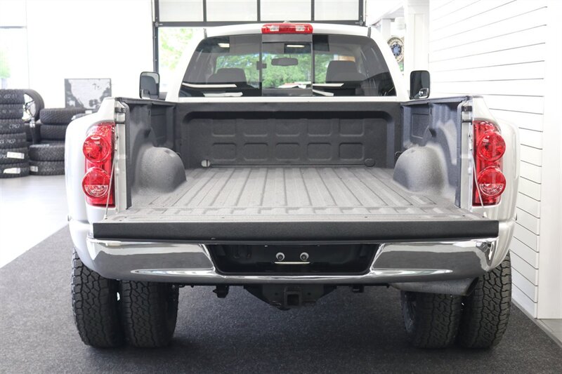 2007 Dodge Ram 3500 SLT  1-OWNER* 5.9L HO* 6-SPEED MANUAL* CUMMINS EXHAUST BRAKE* 100% RUST FREE* NEW 6 FALKEN A/T 4W 10-PLYS* NEW BRAKES-ROTORS-CALIPERS-COOLANT & BRAKE FLUID FLUSH* LINEX BED LINER* ALL BOOKS & KEYS - Photo 15 - Portland, OR 97230