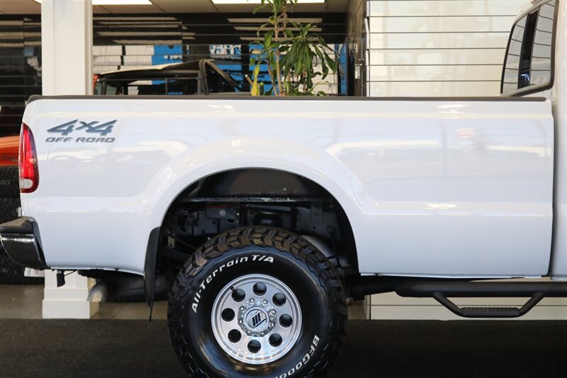 2001 Ford F-250 XLT  1-CALIFORNIA OWNER* 100% RUST FREE* NEW 35 " BFGK KO3-16 " PRO COMPS-3 "LEVEL KIT-FOX & BILSTEINS* ON BOARD COMPRESSOR W-AIR LIFT BAGS* LINEX BED LINER* FULLY SERVICED W/ ALL RECORDS - Photo 61 - Portland, OR 97230