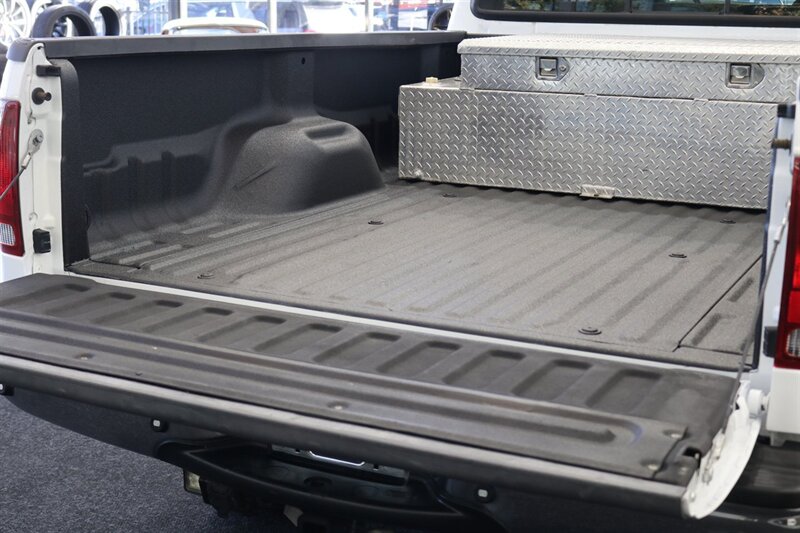 2001 Ford F-250 XLT  1-CALIFORNIA OWNER* 100% RUST FREE* NEW 35 " BFGK KO3-16 " PRO COMPS-3 "LEVEL KIT-FOX & BILSTEINS* ON BOARD COMPRESSOR W-AIR LIFT BAGS* LINEX BED LINER* FULLY SERVICED W/ ALL RECORDS - Photo 51 - Portland, OR 97230
