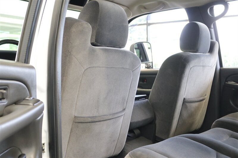 2006 GMC Sierra 3500 LONG BED* 2-OWNER* 100% RUST FREE* 6-PASSENGER SEATING* LEVELED ON NEW 33 " BFG KO3s & NEW 16 "PRO COMPS* GOOSNECK* SPRAY IN BED LINER* FRESH FULL SERVICE - Photo 72 - Portland, OR 97230