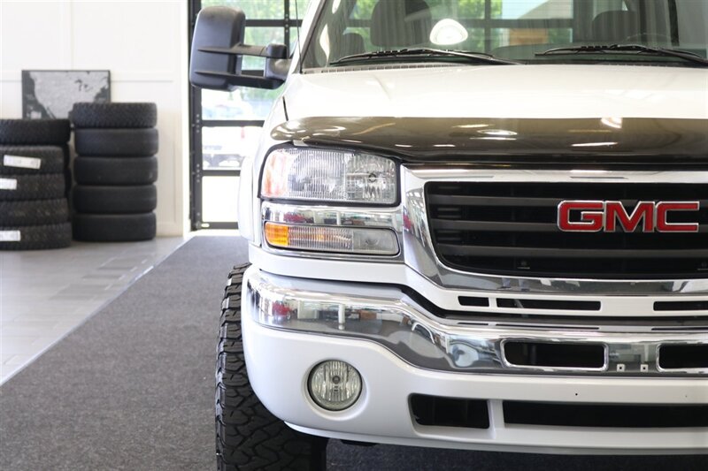 2006 GMC Sierra 3500 LONG BED* 2-OWNER* 100% RUST FREE* 6-PASSENGER SEATING* LEVELED ON NEW 33 " BFG KO3s & NEW 16 "PRO COMPS* GOOSNECK* SPRAY IN BED LINER* FRESH FULL SERVICE - Photo 45 - Portland, OR 97230