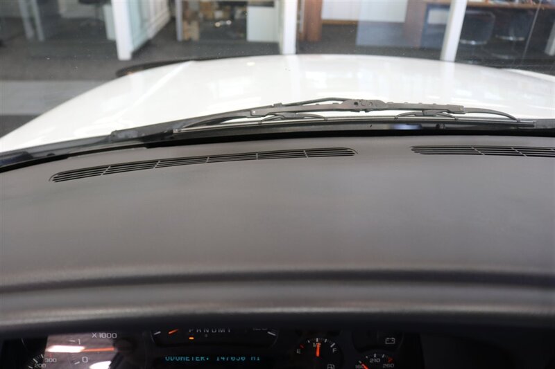 2006 GMC Sierra 3500 LONG BED* 2-OWNER* 100% RUST FREE* 6-PASSENGER SEATING* LEVELED ON NEW 33 " BFG KO3s & NEW 16 "PRO COMPS* GOOSNECK* SPRAY IN BED LINER* FRESH FULL SERVICE - Photo 91 - Portland, OR 97230