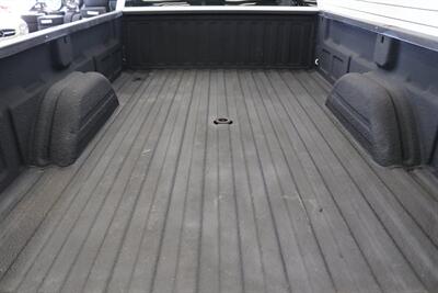 2006 GMC Sierra 3500 LONG BED* 2-OWNER* 100% RUST FREE* 6-PASSENGER SEATING* LEVELED ON NEW 33 " BFG KO3s & NEW 16 "PRO COMPS* GOOSNECK* SPRAY IN BED LINER* FRESH FULL SERVICE - Photo 42 - Portland, OR 97230