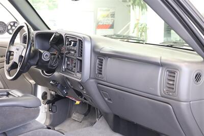 2006 GMC Sierra 3500 LONG BED* 2-OWNER* 100% RUST FREE* 6-PASSENGER SEATING* LEVELED ON NEW 33 " BFG KO3s & NEW 16 "PRO COMPS* GOOSNECK* SPRAY IN BED LINER* FRESH FULL SERVICE - Photo 82 - Portland, OR 97230