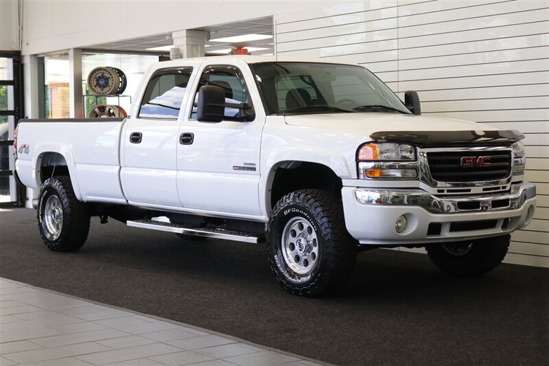 2006 GMC Sierra 3500 LONG BED* 2-OWNER* 100% RUST FREE* 6-PASSENGER SEATING* LEVELED ON NEW 33 " BFG KO3s & NEW 16 "PRO COMPS* GOOSNECK* SPRAY IN BED LINER* FRESH FULL SERVICE - Photo 2 - Portland, OR 97230