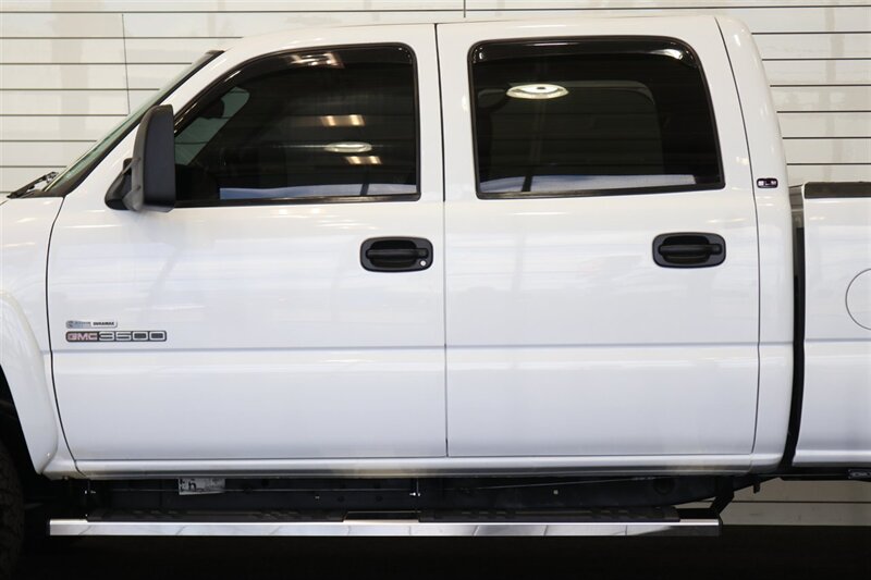 2006 GMC Sierra 3500 LONG BED* 2-OWNER* 100% RUST FREE* 6-PASSENGER SEATING* LEVELED ON NEW 33 " BFG KO3s & NEW 16 "PRO COMPS* GOOSNECK* SPRAY IN BED LINER* FRESH FULL SERVICE - Photo 48 - Portland, OR 97230
