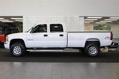 2006 GMC Sierra 3500 LONG BED* 2-OWNER* 100% RUST FREE* 6-PASSENGER SEATING* LEVELED ON NEW 33 " BFG KO3s & NEW 16 "PRO COMPS* GOOSNECK* SPRAY IN BED LINER* FRESH FULL SERVICE - Photo 4 - Portland, OR 97230