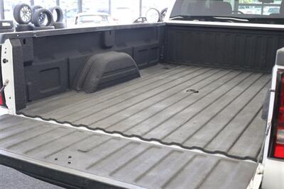 2006 GMC Sierra 3500 LONG BED* 2-OWNER* 100% RUST FREE* 6-PASSENGER SEATING* LEVELED ON NEW 33 " BFG KO3s & NEW 16 "PRO COMPS* GOOSNECK* SPRAY IN BED LINER* FRESH FULL SERVICE - Photo 41 - Portland, OR 97230
