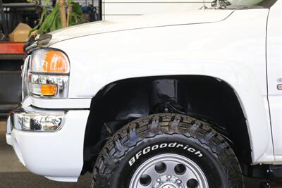2006 GMC Sierra 3500 LONG BED* 2-OWNER* 100% RUST FREE* 6-PASSENGER SEATING* LEVELED ON NEW 33 " BFG KO3s & NEW 16 "PRO COMPS* GOOSNECK* SPRAY IN BED LINER* FRESH FULL SERVICE - Photo 46 - Portland, OR 97230