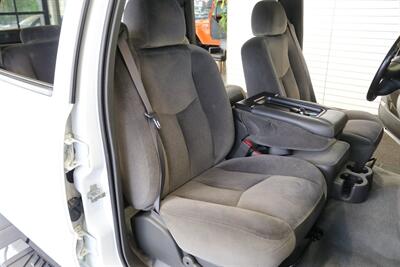 2006 GMC Sierra 3500 LONG BED* 2-OWNER* 100% RUST FREE* 6-PASSENGER SEATING* LEVELED ON NEW 33 " BFG KO3s & NEW 16 "PRO COMPS* GOOSNECK* SPRAY IN BED LINER* FRESH FULL SERVICE - Photo 17 - Portland, OR 97230