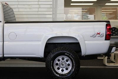 2006 GMC Sierra 3500 LONG BED* 2-OWNER* 100% RUST FREE* 6-PASSENGER SEATING* LEVELED ON NEW 33 " BFG KO3s & NEW 16 "PRO COMPS* GOOSNECK* SPRAY IN BED LINER* FRESH FULL SERVICE - Photo 50 - Portland, OR 97230