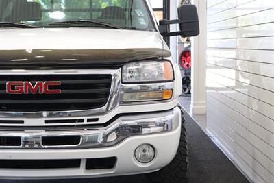 2006 GMC Sierra 3500 LONG BED* 2-OWNER* 100% RUST FREE* 6-PASSENGER SEATING* LEVELED ON NEW 33 " BFG KO3s & NEW 16 "PRO COMPS* GOOSNECK* SPRAY IN BED LINER* FRESH FULL SERVICE - Photo 44 - Portland, OR 97230