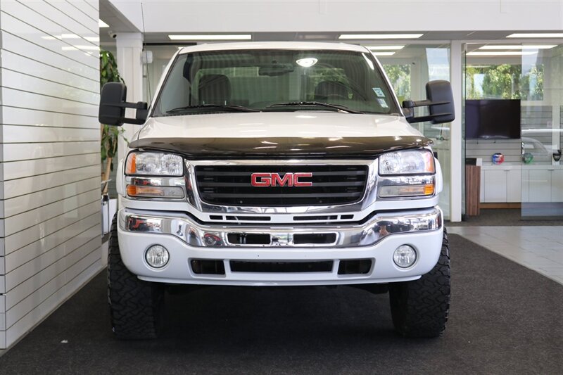 2006 GMC Sierra 3500 LONG BED* 2-OWNER* 100% RUST FREE* 6-PASSENGER SEATING* LEVELED ON NEW 33 " BFG KO3s & NEW 16 "PRO COMPS* GOOSNECK* SPRAY IN BED LINER* FRESH FULL SERVICE - Photo 8 - Portland, OR 97230