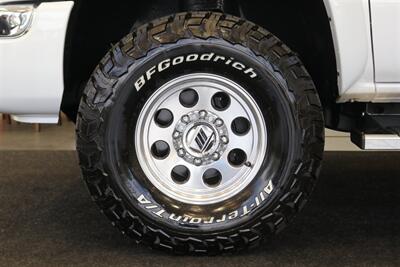 2006 GMC Sierra 3500 LONG BED* 2-OWNER* 100% RUST FREE* 6-PASSENGER SEATING* LEVELED ON NEW 33 " BFG KO3s & NEW 16 "PRO COMPS* GOOSNECK* SPRAY IN BED LINER* FRESH FULL SERVICE - Photo 20 - Portland, OR 97230