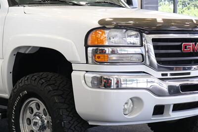2006 GMC Sierra 3500 LONG BED* 2-OWNER* 100% RUST FREE* 6-PASSENGER SEATING* LEVELED ON NEW 33 " BFG KO3s & NEW 16 "PRO COMPS* GOOSNECK* SPRAY IN BED LINER* FRESH FULL SERVICE - Photo 13 - Portland, OR 97230