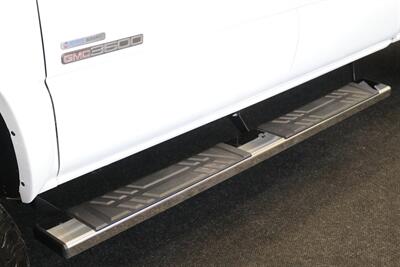 2006 GMC Sierra 3500 LONG BED* 2-OWNER* 100% RUST FREE* 6-PASSENGER SEATING* LEVELED ON NEW 33 " BFG KO3s & NEW 16 "PRO COMPS* GOOSNECK* SPRAY IN BED LINER* FRESH FULL SERVICE - Photo 52 - Portland, OR 97230