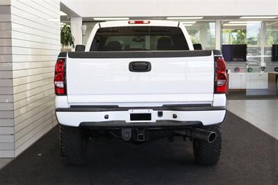 2006 GMC Sierra 3500 LONG BED* 2-OWNER* 100% RUST FREE* 6-PASSENGER SEATING* LEVELED ON NEW 33 " BFG KO3s & NEW 16 "PRO COMPS* GOOSNECK* SPRAY IN BED LINER* FRESH FULL SERVICE - Photo 9 - Portland, OR 97230