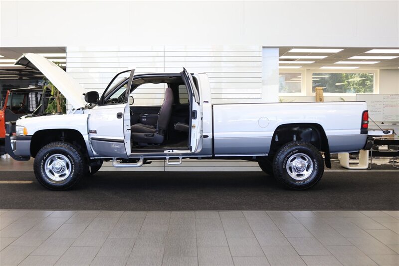 2000 Dodge Ram 2500 SLT  1-OWNER* 100% RUST FREE* NEVER HAD 5TH WHEEL OR GOSENECK* 0-ACCIDENTS* MINT CONDITION* NEW 33 " TOYO A/Ts 10-PLYS* FULLY SERVICED* NEVER BEEN MODIFIED - TUNED* ALL BOOKS & KEYS* LINEX BED LINE - Photo 10 - Portland, OR 97230